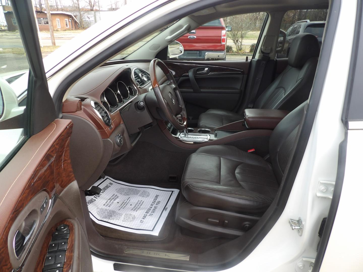 2014 White /Brown Buick Enclave (5GAKRBKD8EJ) , located at 401 First NE, Bearden, AR, 71720, (870) 687-3414, 33.726528, -92.611519 - Photo#9